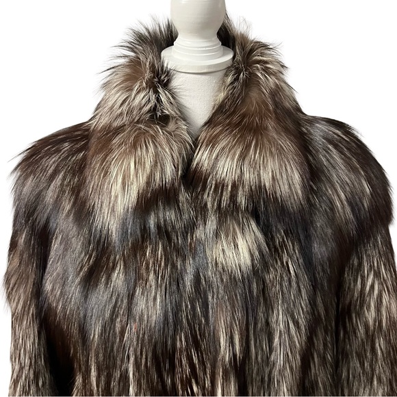 Vintage Womens Natural Silver Fox Genuine Fur Coat Size Small Marshall Field's - Picture 3 of 9